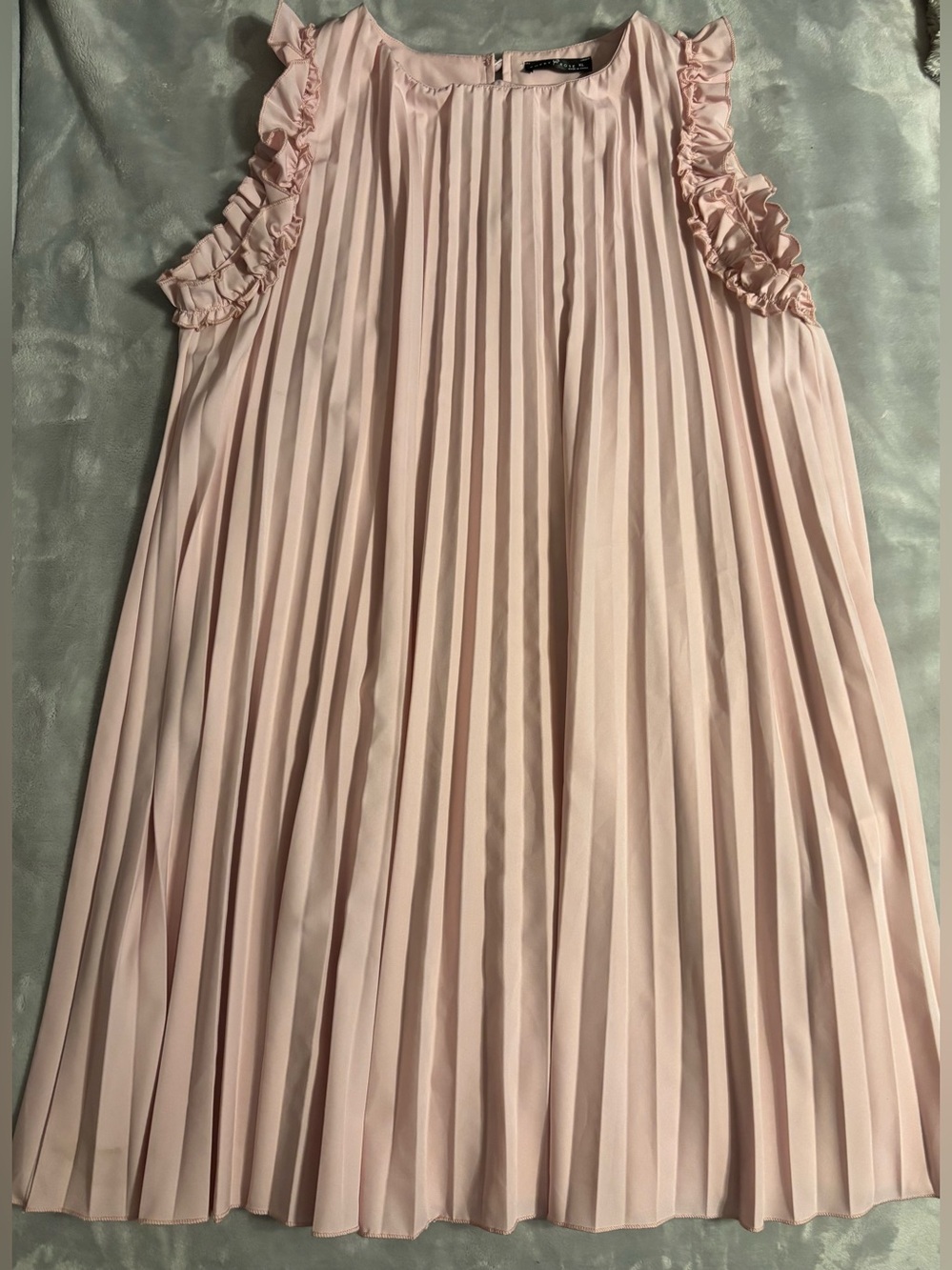 Pleated Ruffle-Sleeve Formal Dress in Light Pink